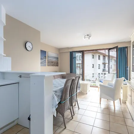 Spacious With Sunny Terrace